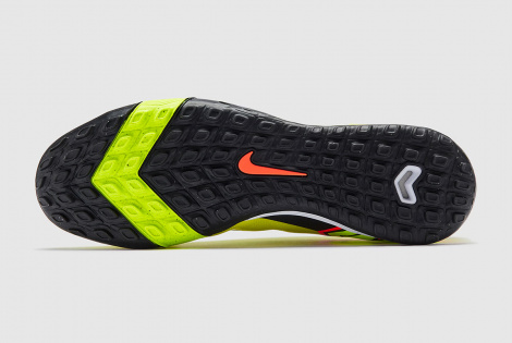Сороконіжки Nike Air Zoom Mercurial Vapor 16 Pro TF FQ8687-300