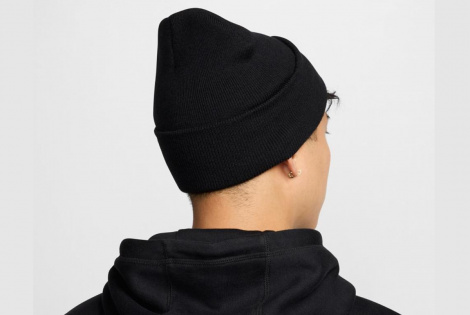 Шапка Nike Peak Swoosh Beanie HF0187-010