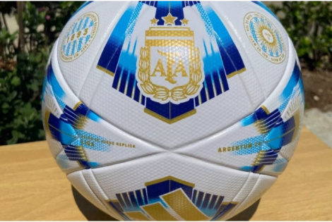 Футбольний м'яч Adidas Argentina 24 League IX4011