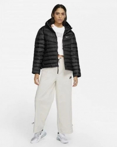 Куртка женская Nike Sportswear Windrunner Down-Fill черная CU5094-011