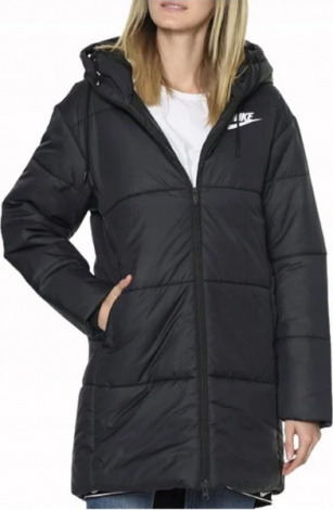 Куртка женская Nike W NSW SYN FILL PARKA HD NFS черная CV8670-010