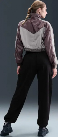 Спортивні штани жіночі Nike SPORTSWEAR CLUB FLEECE MID-RISE OVERSIZED CARGO чорні DQ5196-010