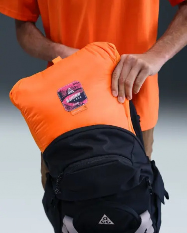 Куртка Nike ACG "LUNAR LAKE" PRIMALOFT® оранжевая FV8909-819