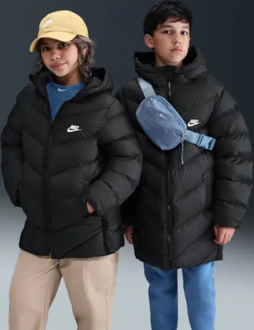 Куртка підліткова Nike SPORTSWEAR ALL DAY PLAY THERMA-FIT LOOSE-FIT MID-LENGTH чорна HJ2722-010