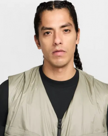 Жилетка Nike TECH WOVEN хаки HM4262-320