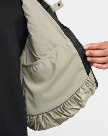 Жилетка Nike TECH WOVEN хаки HM4262-320