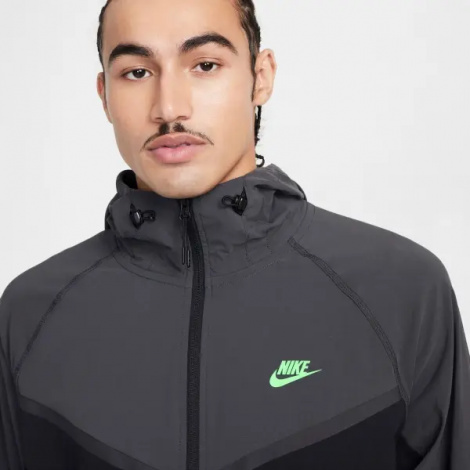Вітровка Nike TECH WOVEN JACKET темно-сіро-чорно-салатова HM7151-013