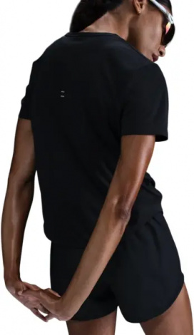 Футболка для бега женская Nike TEMPO DRI-FIT черная HQ0648-010