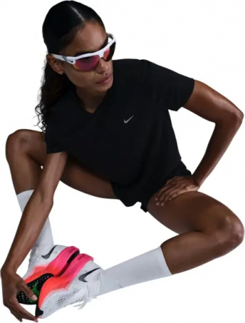 Футболка для бега женская Nike TEMPO DRI-FIT черная HQ0648-010