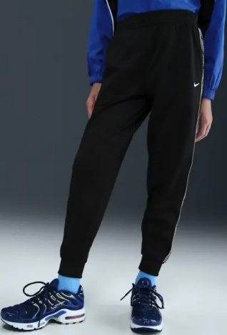 Спортивні штани підліткові Nike SPORTSWEAR CLUB DRI-FIT JOGGERS чорні HQ9322-010