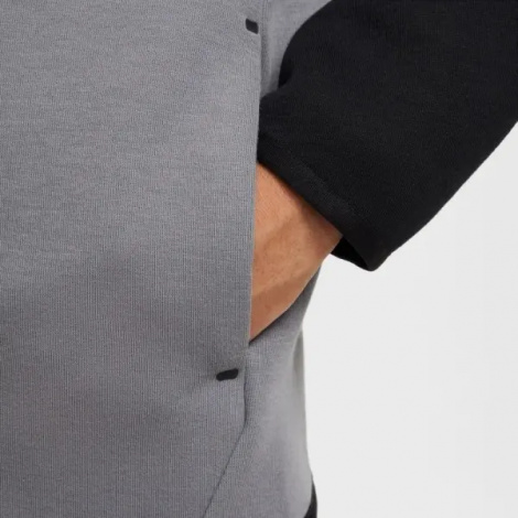 Толстовка подростковая Nike SPORTSWEAR TECH FLEECE серо-черная HV5867-084