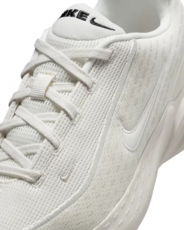 Кросівки жіночі Nike UPLIFT SC кремові IB2766-002