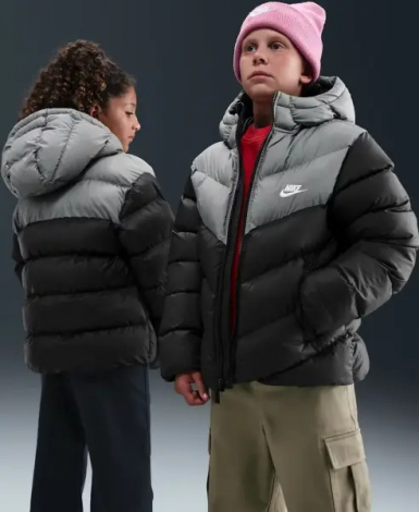 Куртка подростковая Nike SPORTSWEAR ALL DAY PLAY THERMA-FIT LOOSE-FIT черно-серая IB6164-010