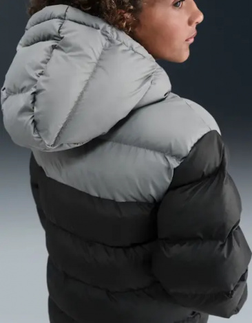 Куртка подростковая Nike SPORTSWEAR ALL DAY PLAY THERMA-FIT LOOSE-FIT черно-серая IB6164-010