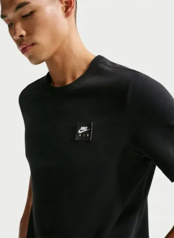 Футболка Nike SPORTSWEAR чорна IO9514-010