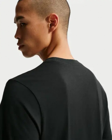 Футболка Nike SPORTSWEAR чорна IO9514-010