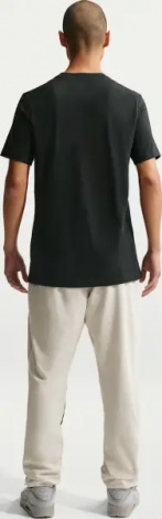 Футболка Nike SPORTSWEAR чорна IO9514-010