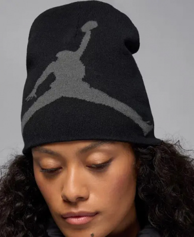 Шапка Nike JORDAN BROOKLYN PEAK BEANIE черно-серая II2413-010