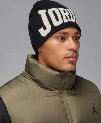 Шапка Nike JORDAN PEAK BEANIE черно-белая II1716-010
