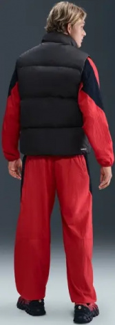 Жилетка Nike SPORTSWEAR CLUB THERMA-FIT черная IB2977-010