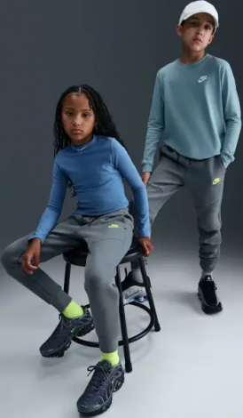 Спортивний костюм підлітковий Nike SPORTSWEAR TECH FLEECE димчасто-сіро-чорний HV5867-060__HV5869-060