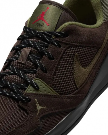 Кроссовки Nike JORDAN CMFT ERA темно-коричневые HJ6777-200