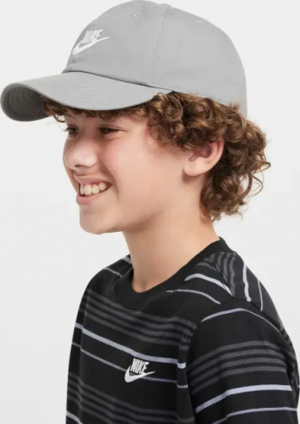 Кепка подростковая Nike CLUB UNSTRUCTURED FUTURA WASH серая FB5063-073