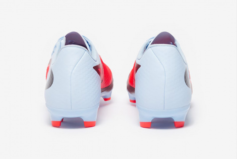 Футбольні бутси Nike Phantom 6 Academy Low MG HJ4564-400