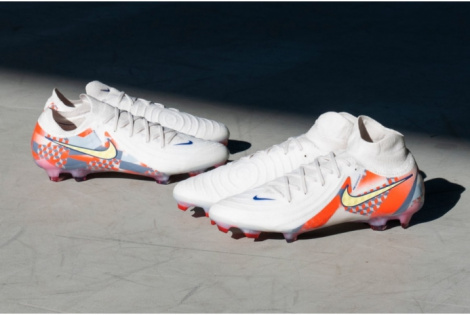 Футбольные бутсы Nike Phantom GX II Elite SE x Barna FG FZ1527-001