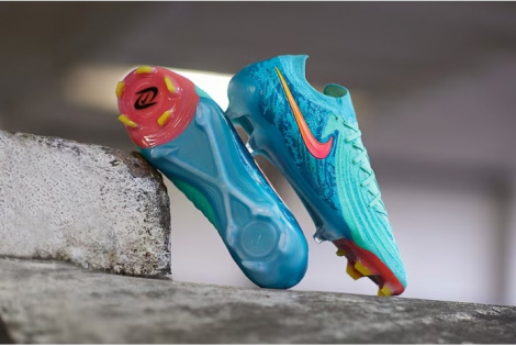 Футбольні бутси Nike Phantom GX II Elite FG FJ2560-300