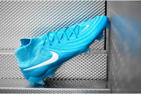 Футбольні бутси Nike Phantom Luna II Elite FG FJ2572-400