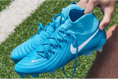 Футбольні бутси Nike Phantom Luna II Elite FG FJ2572-400