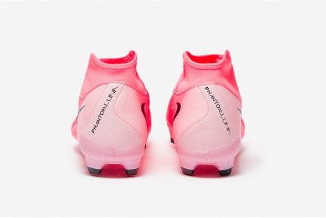 Футбольные бутсы Nike Phantom Luna II Academy MG FD6725-600