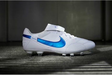 Футбольні бутси Nike Premier III FG (ШКІРА) HM0265-103