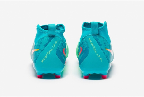 Детские футбольные бутсы Nike Phantom Luna II Academy LV8 MG Junior FQ7389-300