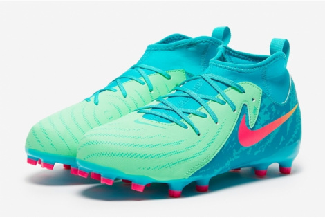 Детские футбольные бутсы Nike Phantom Luna II Academy LV8 MG Junior FQ7389-300