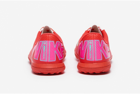 Дитячі сороконіжки Nike Mercurial Vapor 16 Club TF Junior FQ8287-800