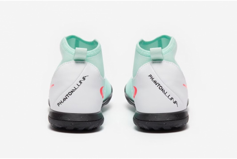 Детские сороконожки Nike Phantom Luna II Club TF Junior FJ2607-300