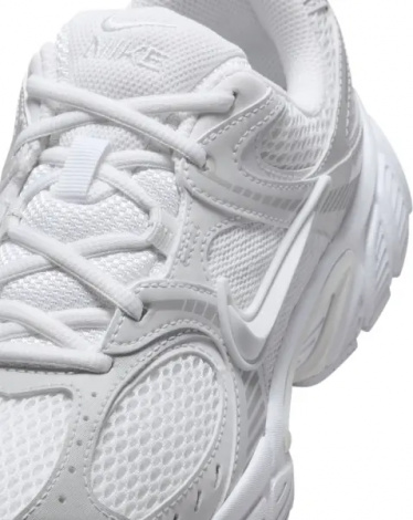 Кросівки жіночі Nike V5 RNR білі HQ7901-101