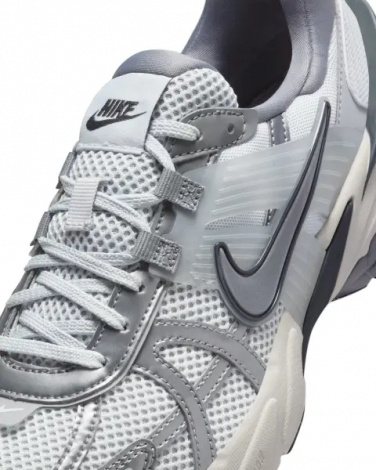Кросівки жіночі Nike V2K RUN сіро-срібні FD0736-003