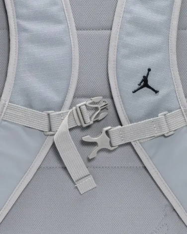 Рюкзак Nike JORDAN BLACKTOP 25L сірий LM9047-G3A