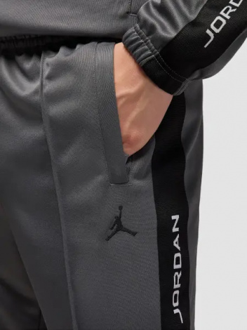 Спортивні штани Nike JORDAN ESSENTIALS TRACKSUIT PANTS сіро-чорні HF9341-034