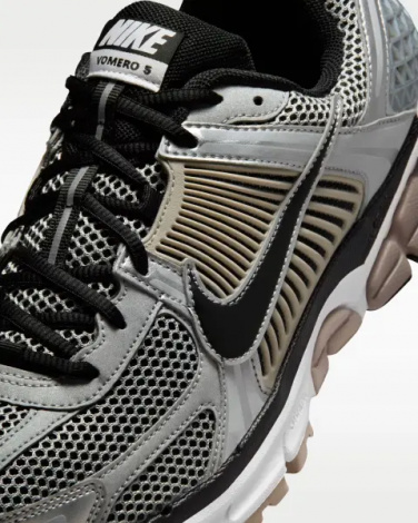 Кроссовки Nike ZOOM VOMERO 5 серебряно-коричневые FJ4151-007
