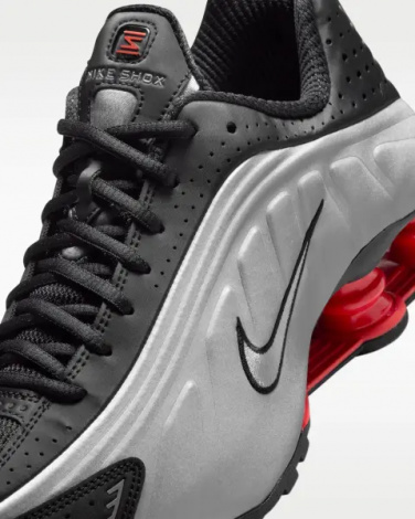 Кроссовки женские Nike SHOX R4 черно-серебряно-красные AR3565-011