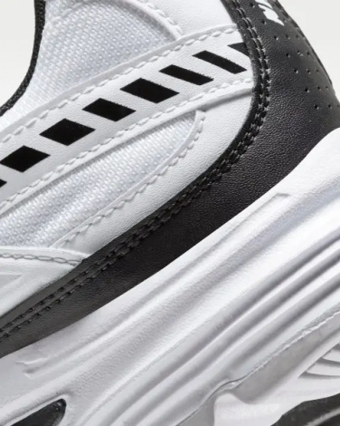 Кроссовки Nike INITIATOR бело-черные 394055-100