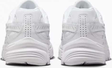 Кроссовки женские Nike INITIATOR белые 394053-100