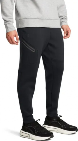 Спортивные штаны Under Armour UNSTOPPABLE FLEECE черные 1389353-001