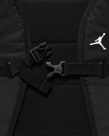 Рюкзак Nike JORDAN BLACKTOP 25L чорний LM9047-023