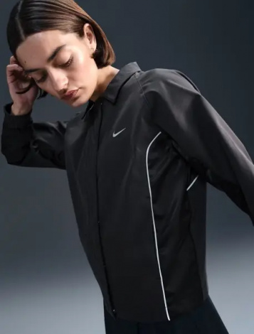 Куртка женская Nike SPORTSWEAR WOVEN черная HQ3750-010