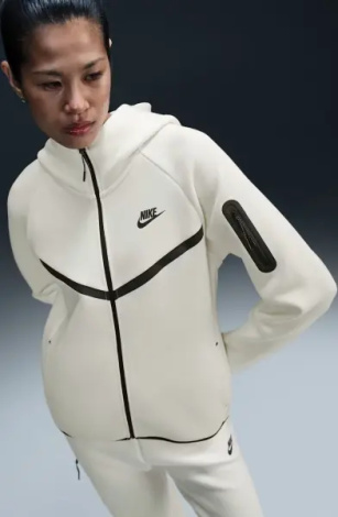 Толстовка жіноча Nike SPORTSWEAR TECH FLEECE WINDRUNNER FULL-ZIP HOODIE молочний HV6747-110